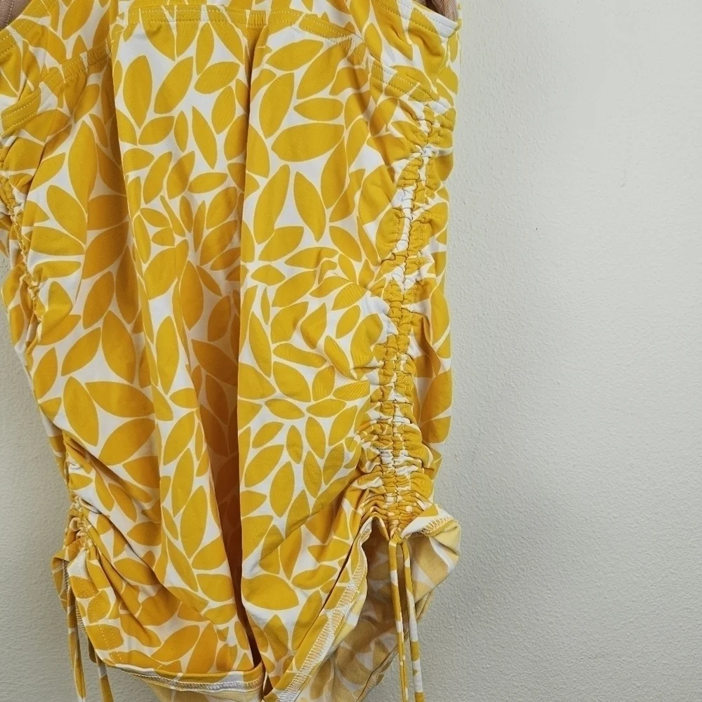 Lands' End Polka-Dot Ruched Tankini Size 6 White Yellow